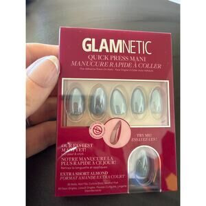 NIB - New Release - Glamnetic Quick Press Mani - Ocean Prism